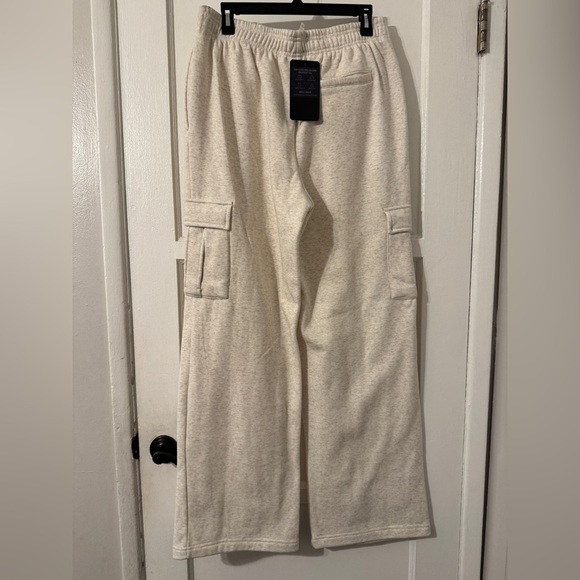 Fabletics Cozy Fleece Wide Leg Cargo Sweatpant Sz large TALL - Picture 6 of 7